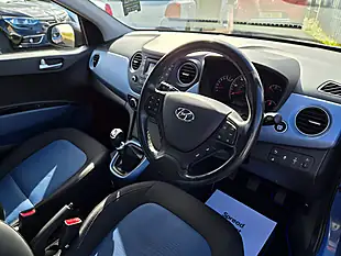 Used 2016 Hyundai i10 Premium Se Blue - Interior and Exterior details 8