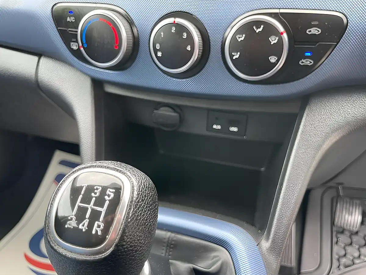 Used 2016 Hyundai I10 Se Black - Interior and Exterior details 16