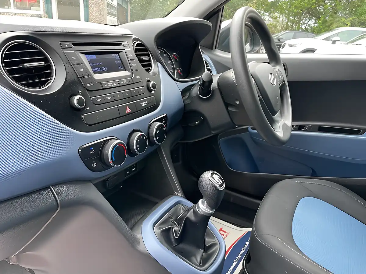 Used 2016 Hyundai I10 Se Black - Interior and Exterior details 18