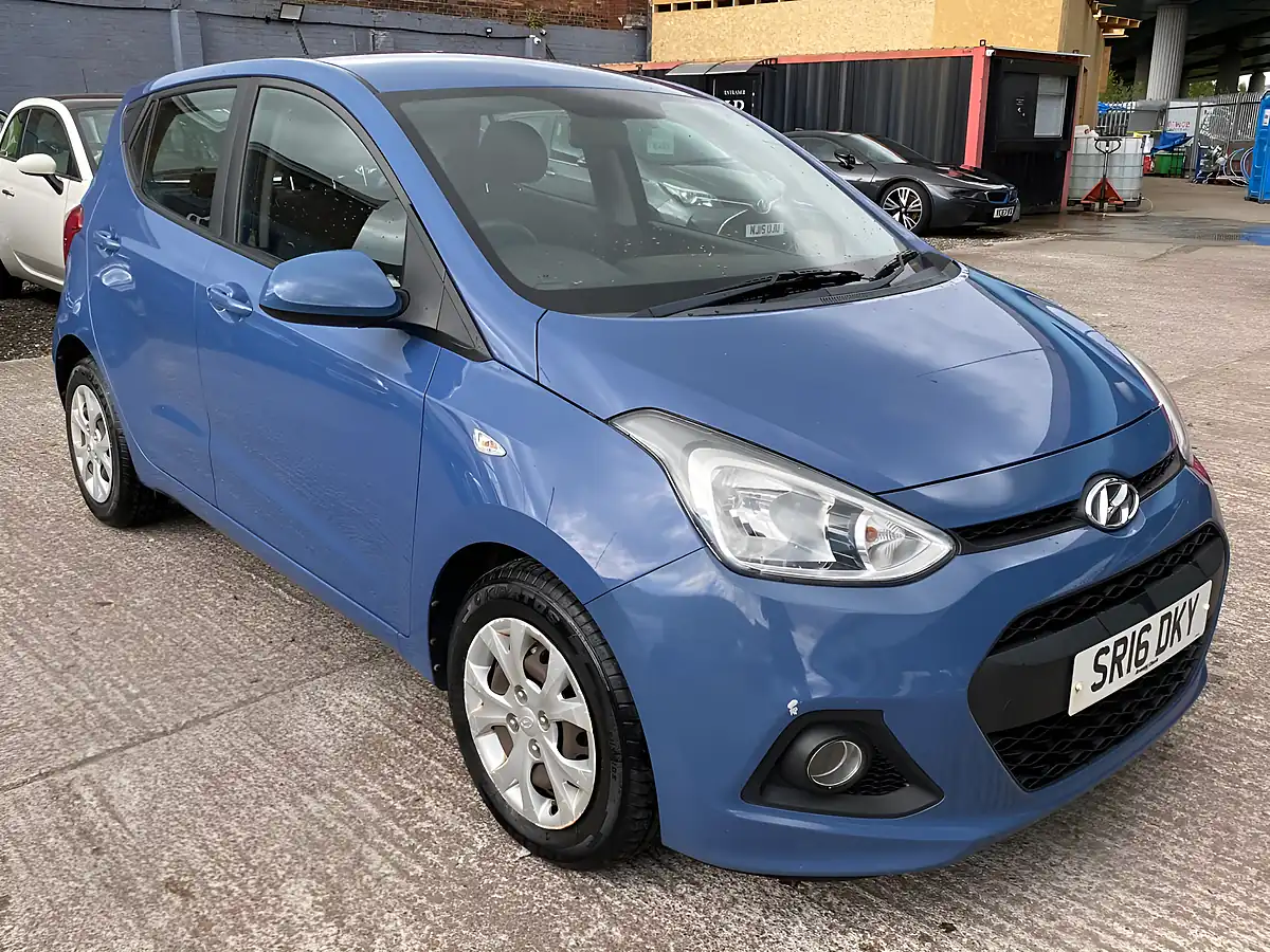 Used 2016 Hyundai i10 Se Blue - Interior and Exterior details 2