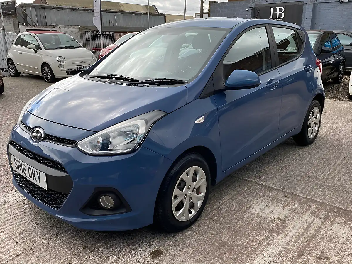 Used 2016 Hyundai i10 Se Blue - Interior and Exterior details 5
