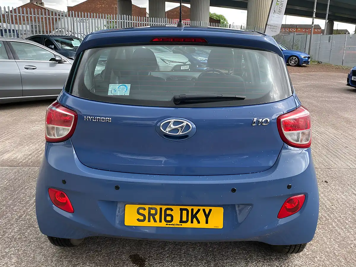 Used 2016 Hyundai i10 Se Blue - Interior and Exterior details 8