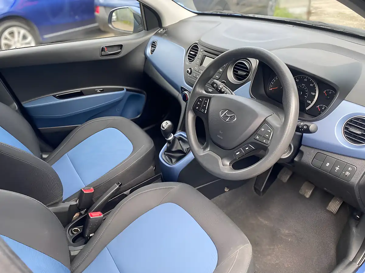 Used 2016 Hyundai I10 Se Blue - Interior and Exterior details 12
