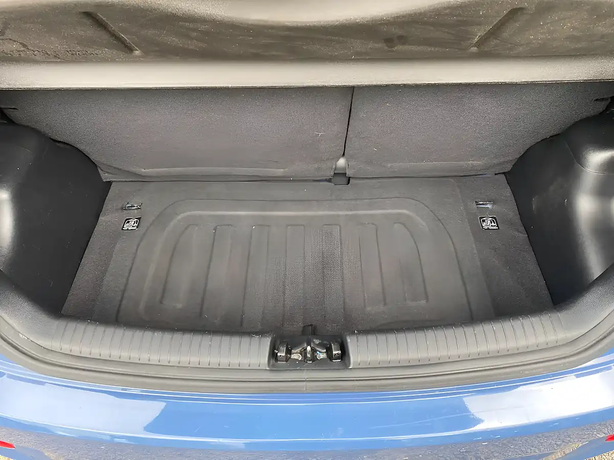 Used 2016 Hyundai I10 Se Blue - Interior and Exterior details 18