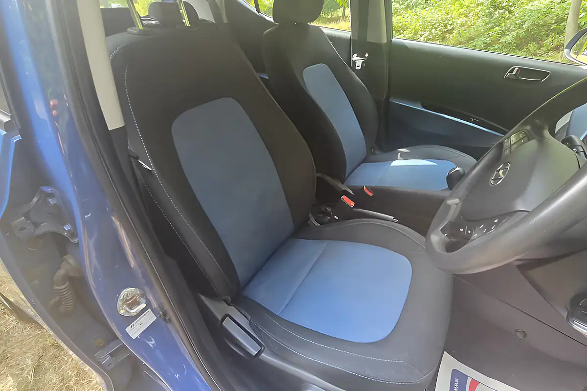Used 2016 Hyundai i10 Se Blue - Interior and Exterior details 15