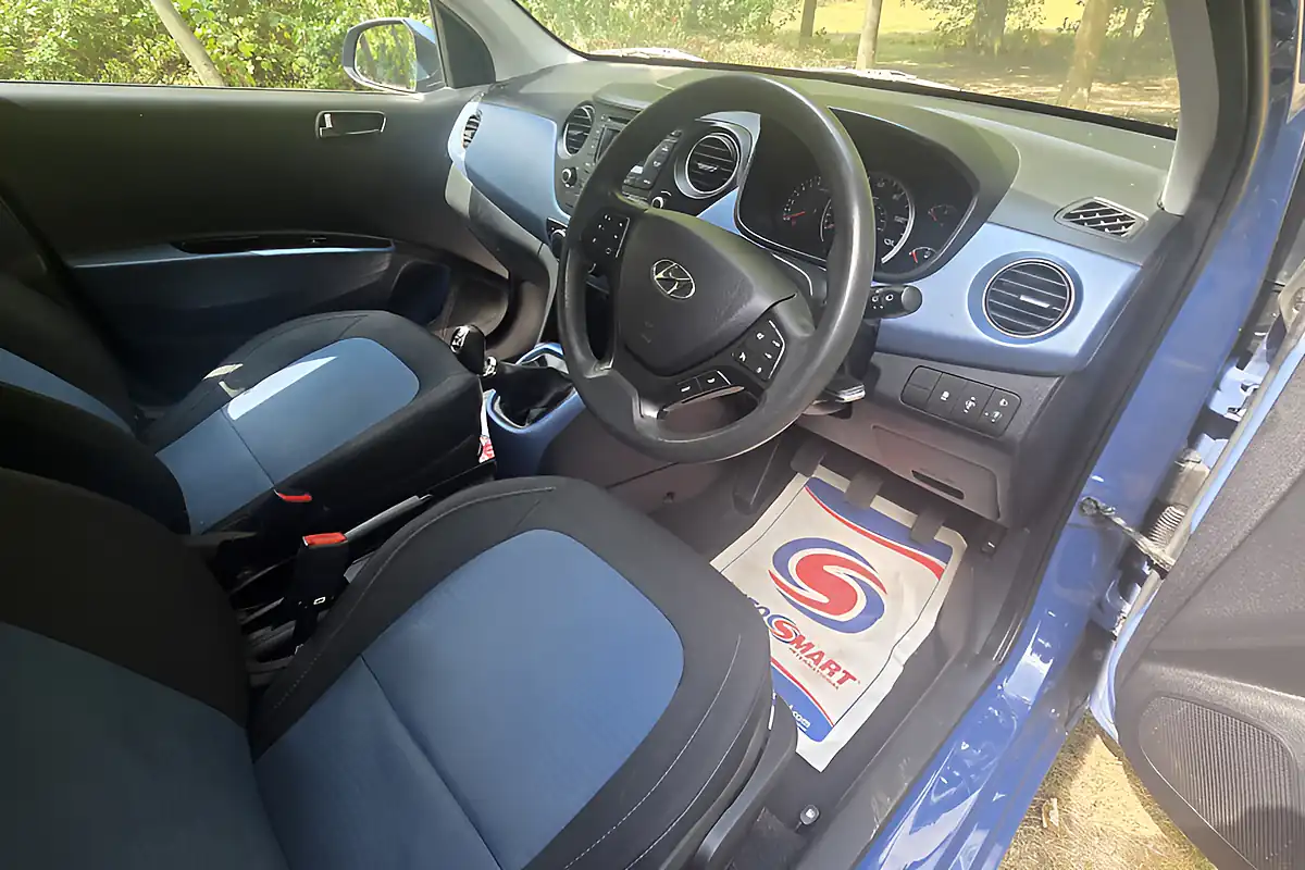 Used 2016 Hyundai i10 Se Blue - Interior and Exterior details 16
