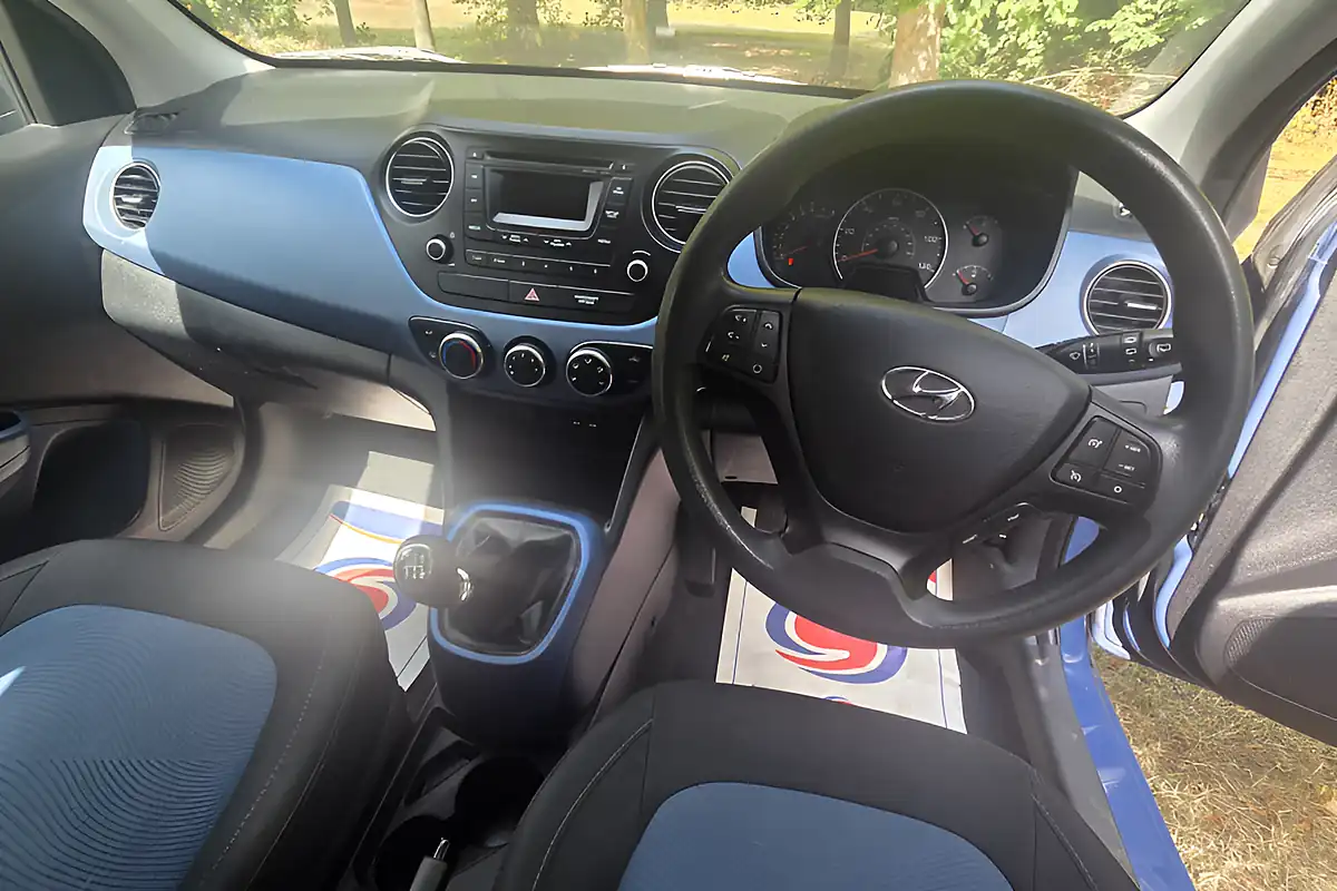 Used 2016 Hyundai i10 Se Blue - Interior and Exterior details 17