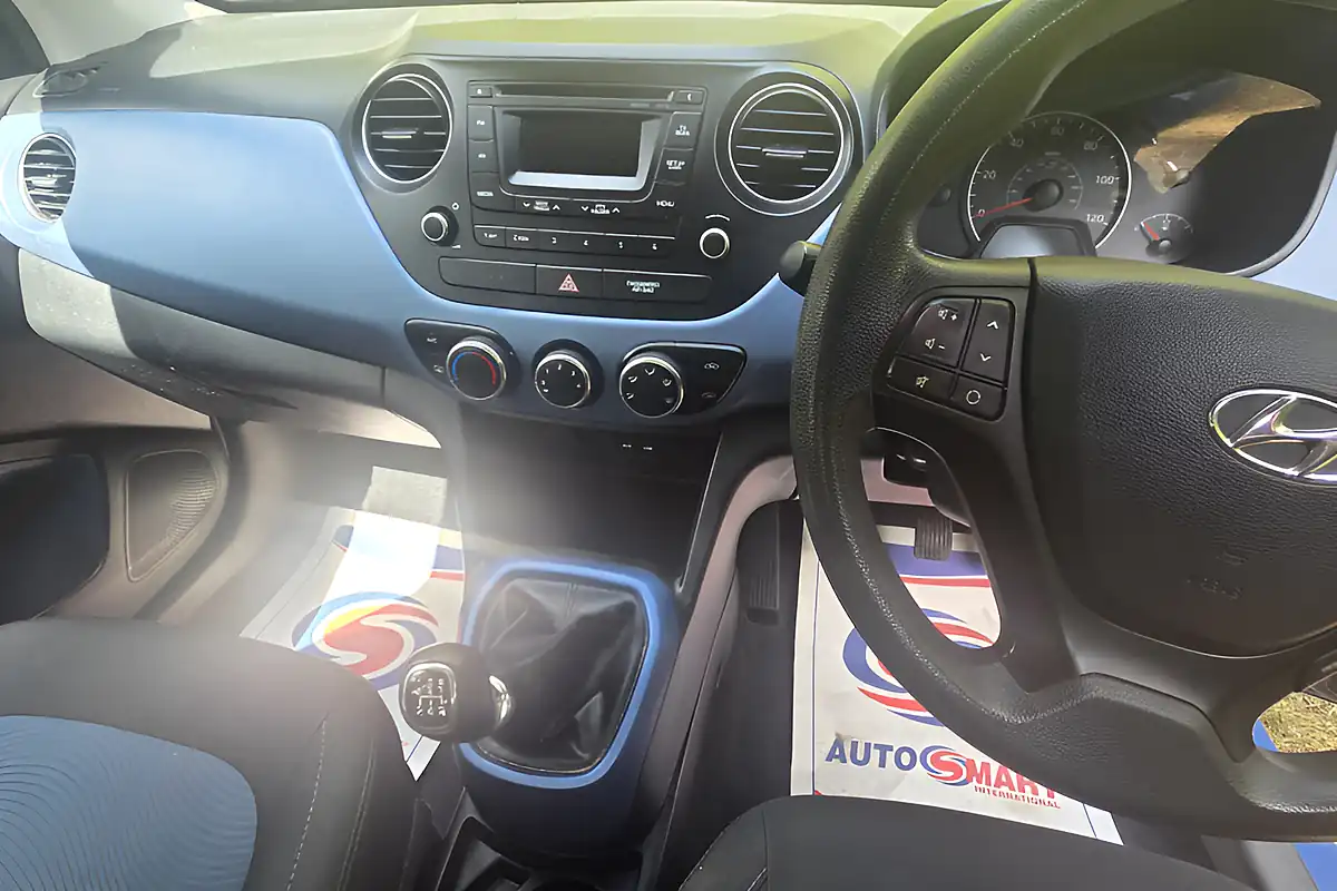Used 2016 Hyundai i10 Se Blue - Interior and Exterior details 18