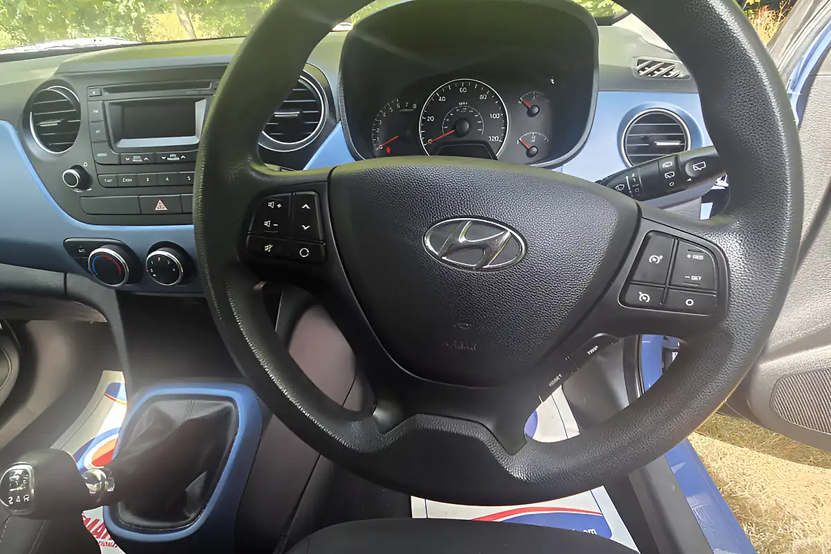 Used 2016 Hyundai i10 Se Blue - Interior and Exterior details 19