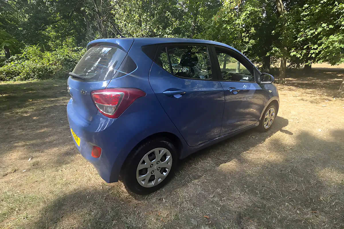 Used 2016 Hyundai i10 Se Blue - Interior and Exterior details 7