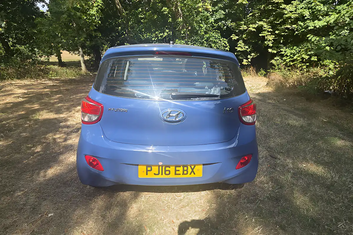 Used 2016 Hyundai i10 Se Blue - Interior and Exterior details 8