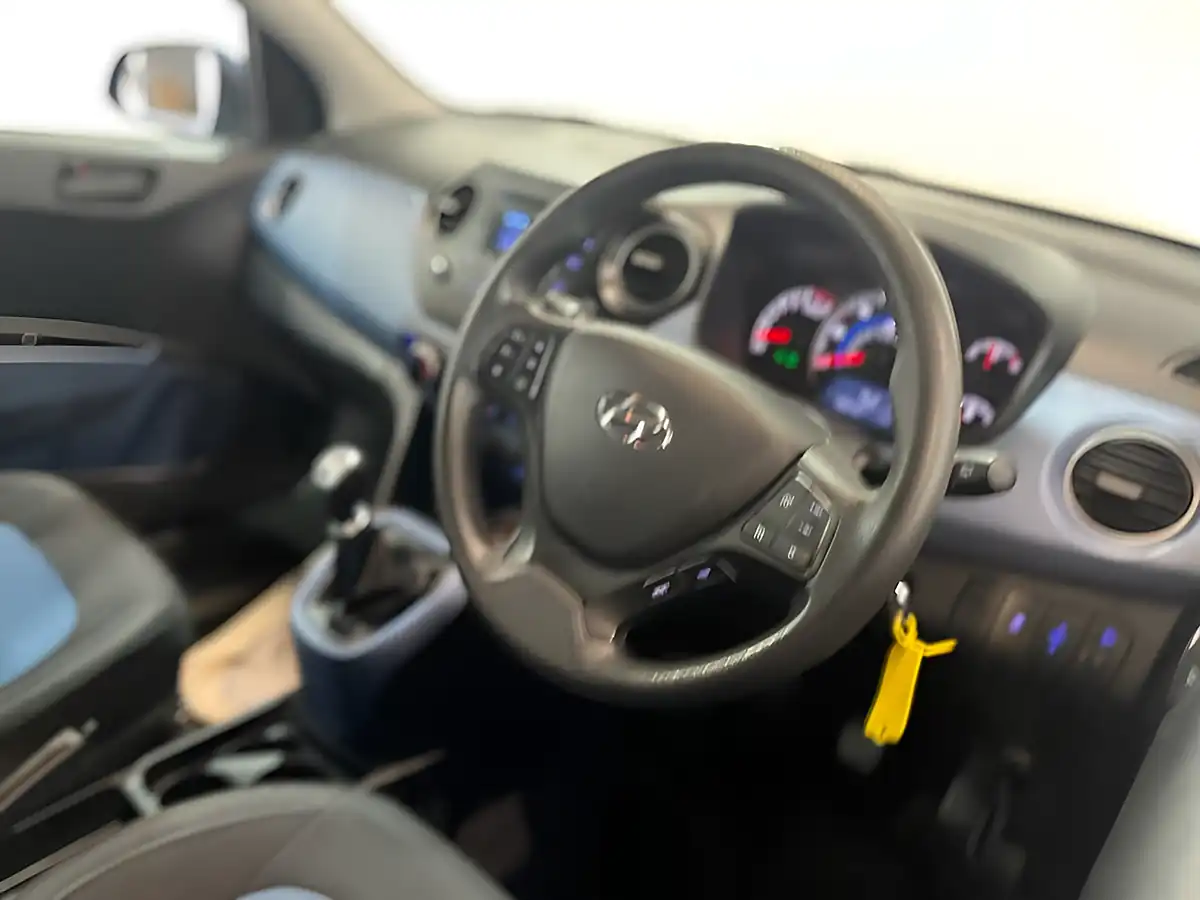 Used 2016 Hyundai I10 Se Blue - Interior and Exterior details 15