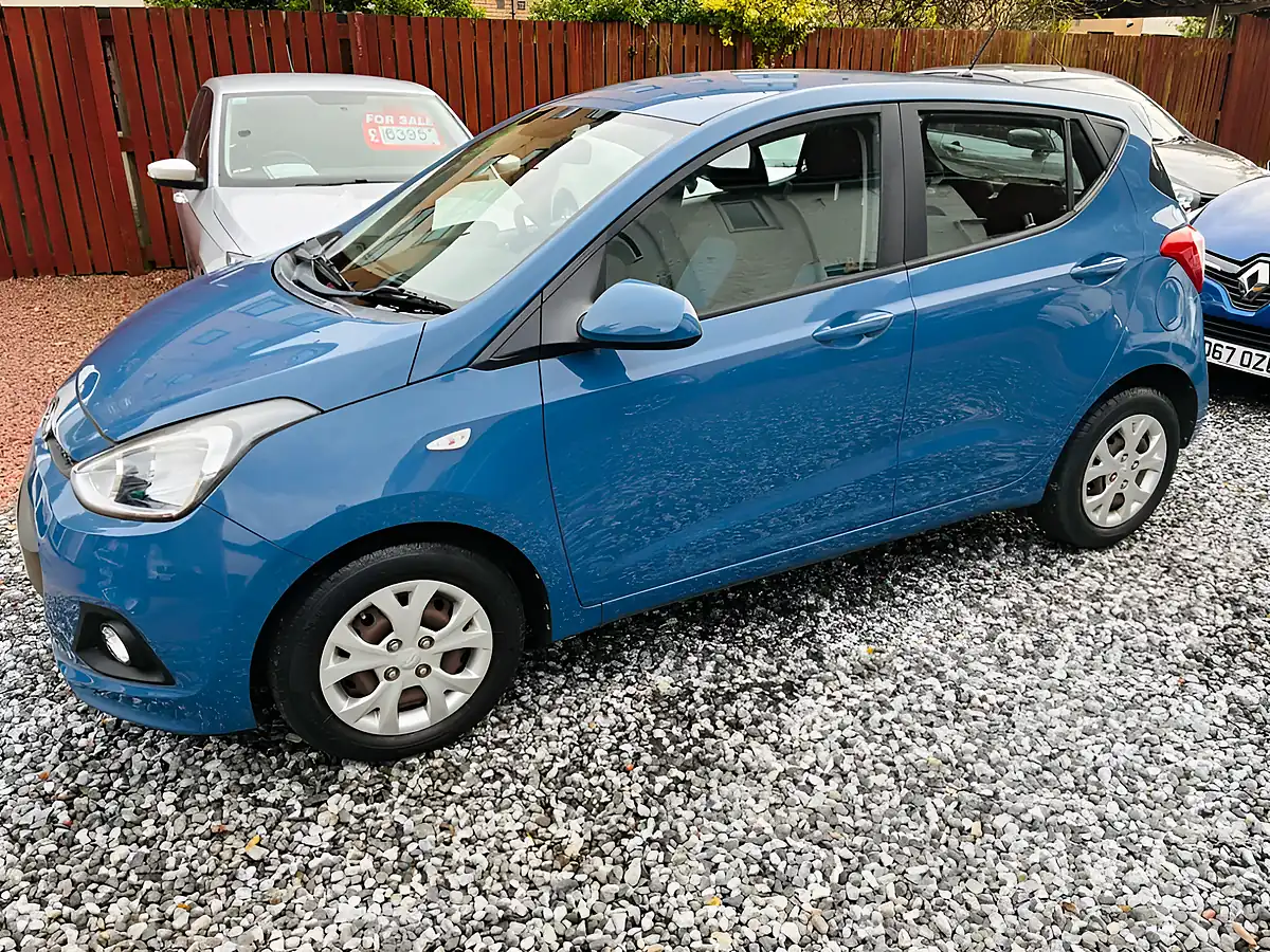 Used 2016 Hyundai i10 Se Blue - Interior and Exterior details 11
