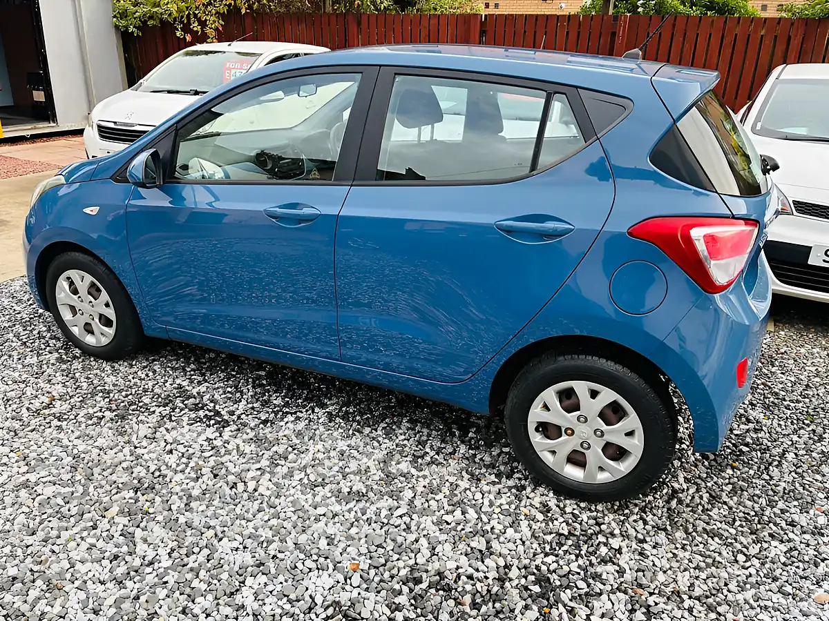 Used 2016 Hyundai i10 Se Blue - Interior and Exterior details 14