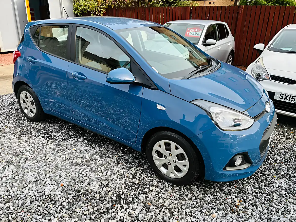 Used 2016 Hyundai i10 Se Blue - Interior and Exterior details 9