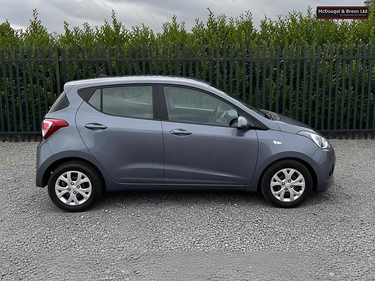 Used 2016 Hyundai i10 Se Grey - Interior and Exterior details 6
