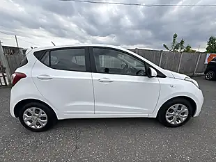 Used 2016 Hyundai i10 Se Polar White - Interior and Exterior details 10