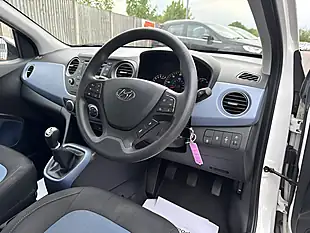 Used 2016 Hyundai i10 Se Polar White - Interior and Exterior details 12