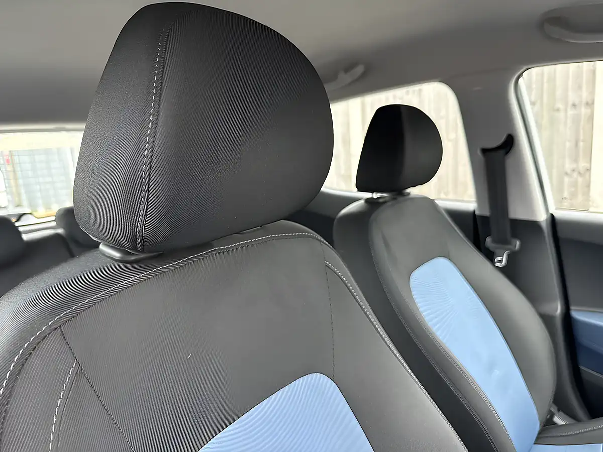 Used 2016 Hyundai i10 Se Polar White - Interior and Exterior details 13