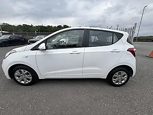 Used 2016 Hyundai i10 Se Polar White - Interior and Exterior details 8