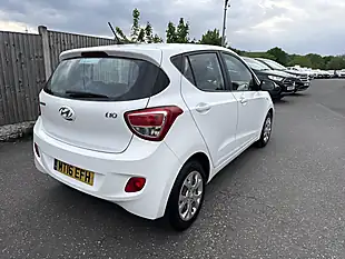 Used 2016 Hyundai i10 Se Polar White - Interior and Exterior details 9