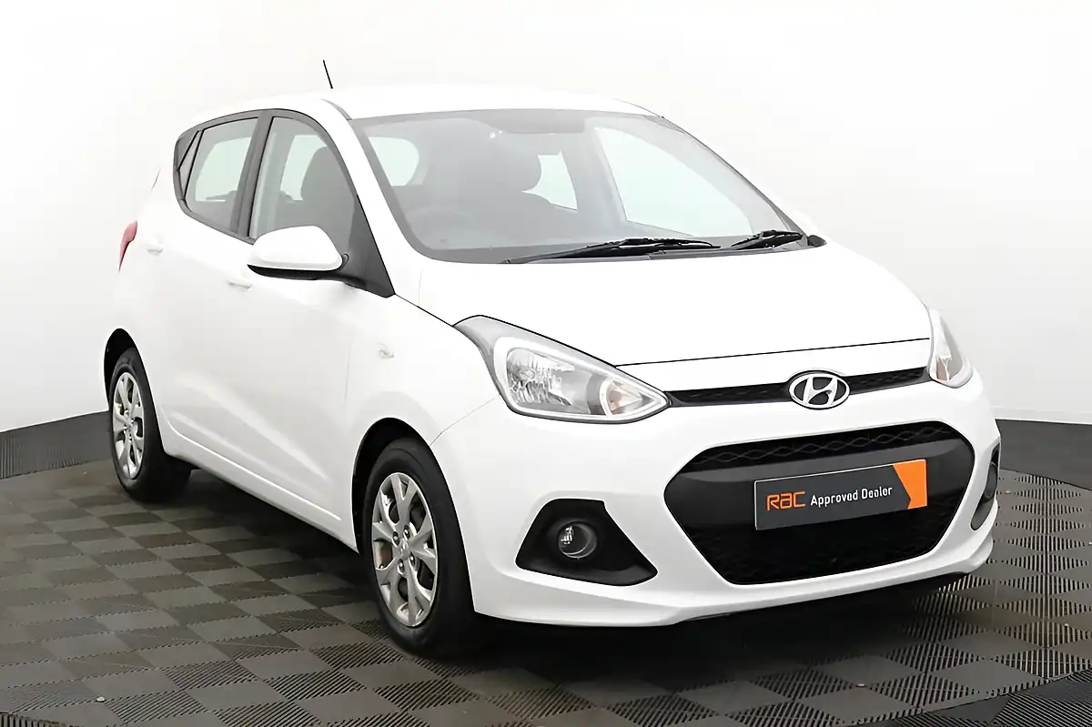 Used 2016 Hyundai i10 Se Polar White - Interior and Exterior details 10