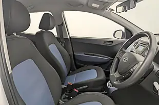 Used 2016 Hyundai i10 Se Polar White - Interior and Exterior details 3