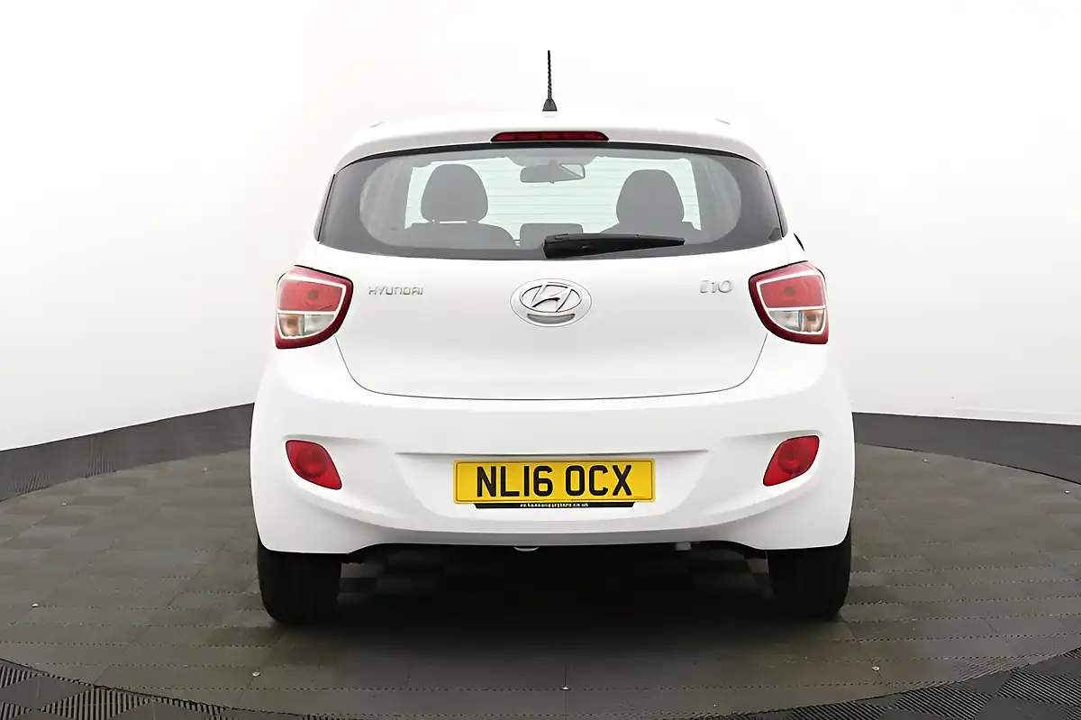 Used 2016 Hyundai i10 Se Polar White - Interior and Exterior details 5