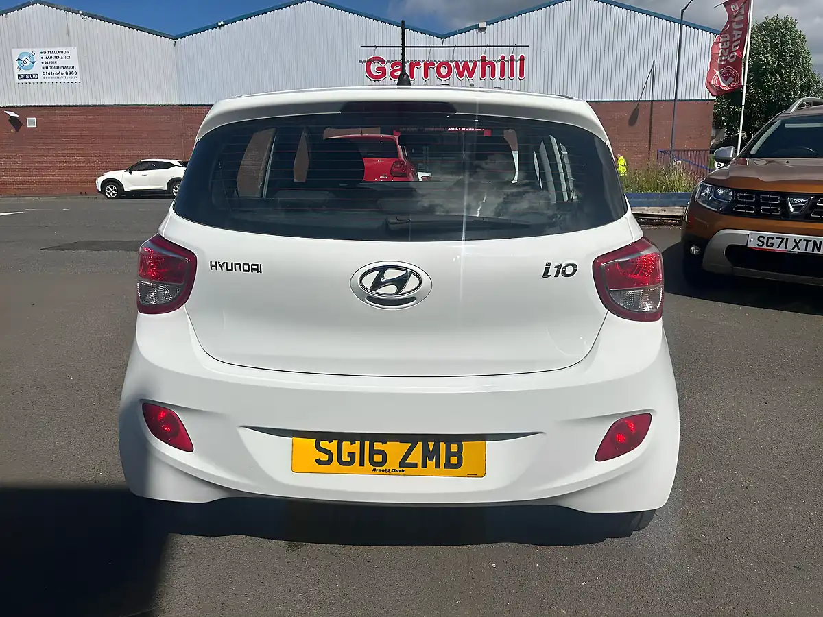 Used 2016 Hyundai I10 Se White - Interior and Exterior details 10