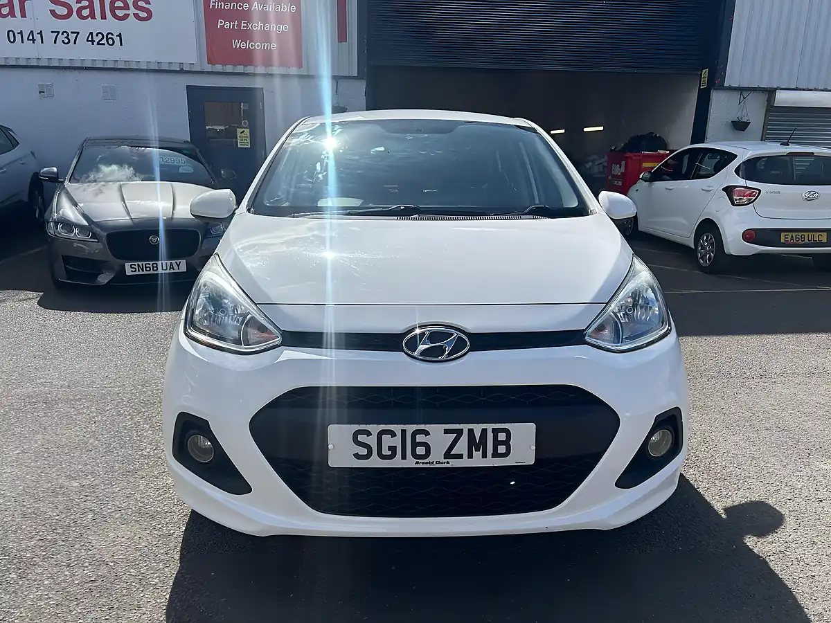 Used 2016 Hyundai I10 Se White - Interior and Exterior details 13