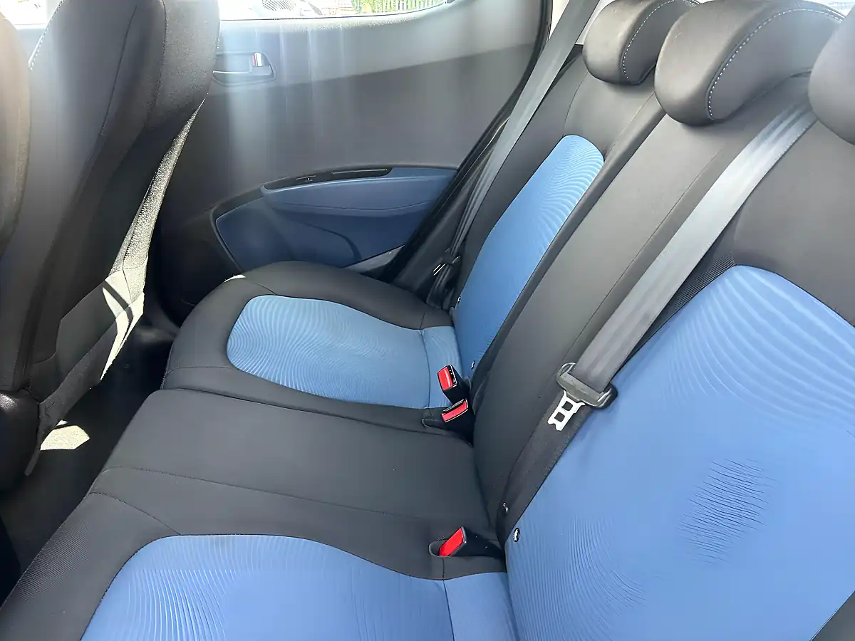 Used 2016 Hyundai I10 Se White - Interior and Exterior details 17