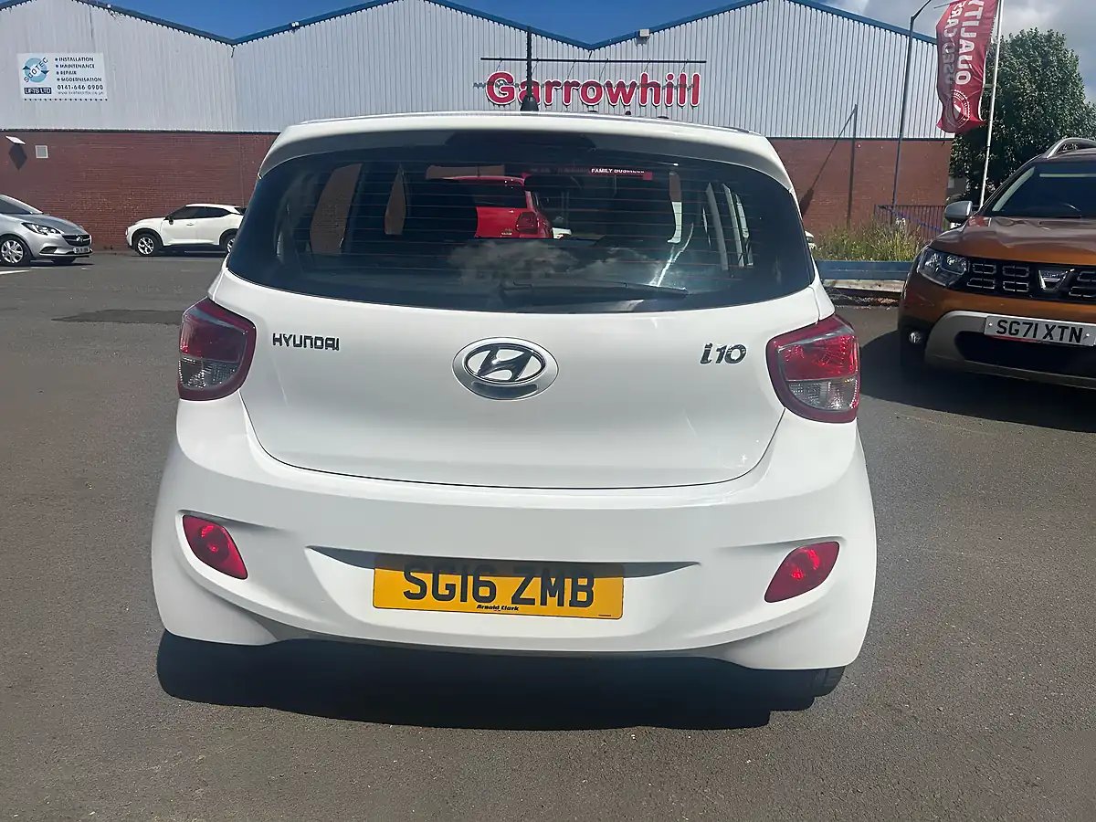 Used 2016 Hyundai I10 Se White - Interior and Exterior details 7