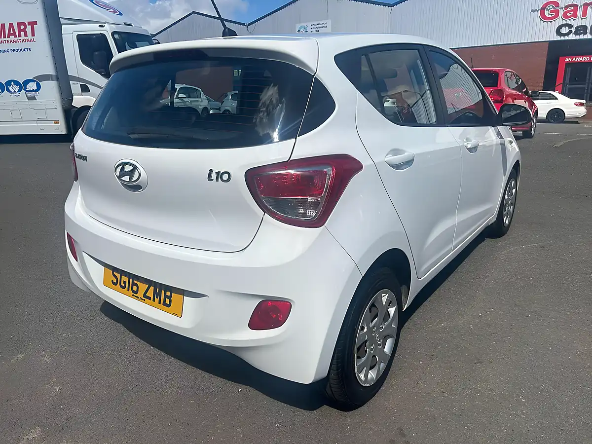 Used 2016 Hyundai I10 Se White - Interior and Exterior details 8