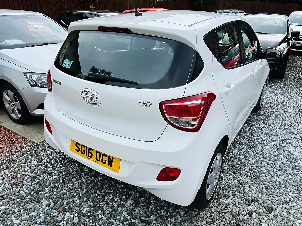 Used 2016 Hyundai i10 Se White - Interior and Exterior details 11