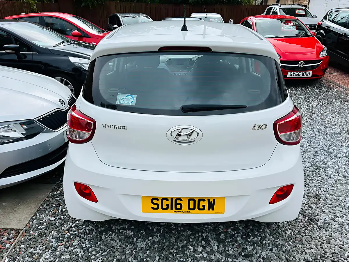 Used 2016 Hyundai i10 Se White - Interior and Exterior details 12