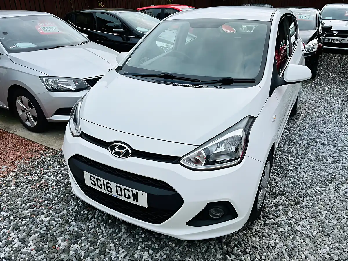 Used 2016 Hyundai i10 Se White - Interior and Exterior details 13