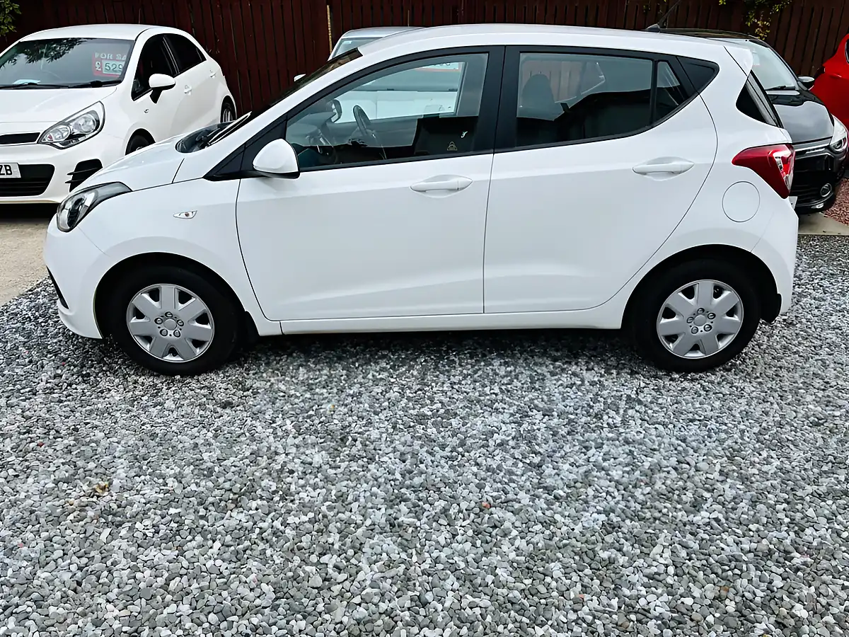 Used 2016 Hyundai i10 Se White - Interior and Exterior details 15