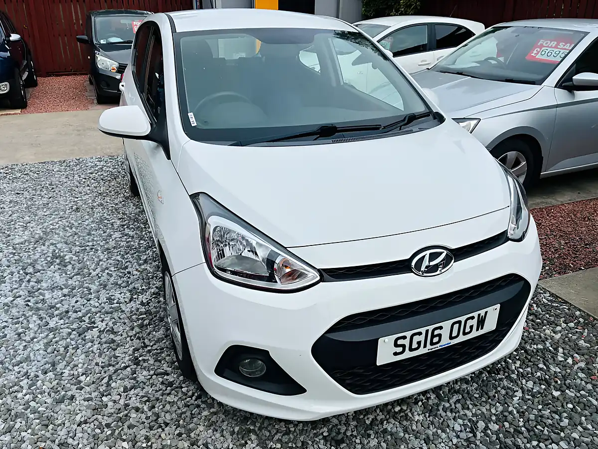 Used 2016 Hyundai i10 Se White - Interior and Exterior details 3