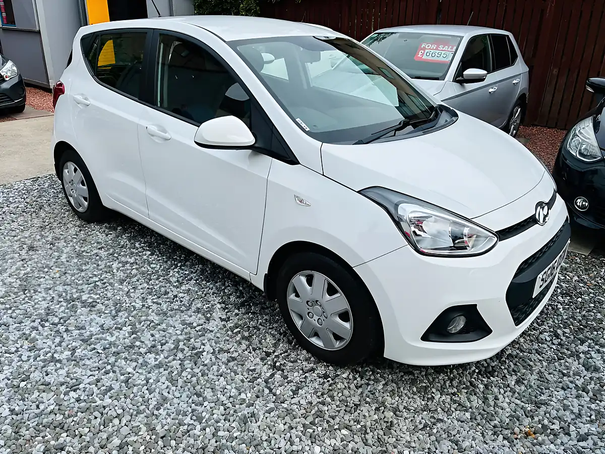 Used 2016 Hyundai i10 Se White - Interior and Exterior details 6