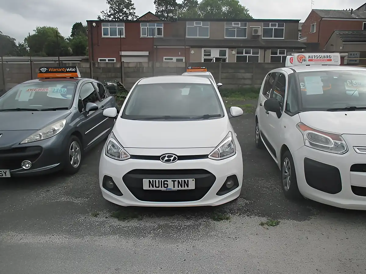 Used 2016 Hyundai I10 White - Front View
