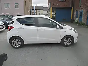 Used 2016 Hyundai I10 White - Interior and Exterior details 3
