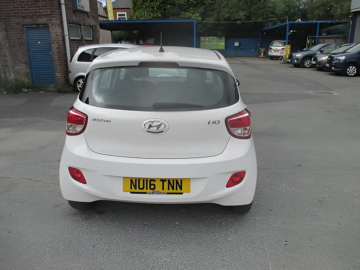 Used 2016 Hyundai I10 White - Interior and Exterior details 4
