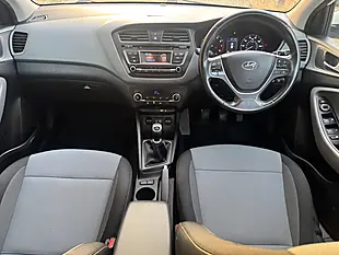Used 2016 Hyundai I20 Premium 5DR White - Interior and Exterior details 11