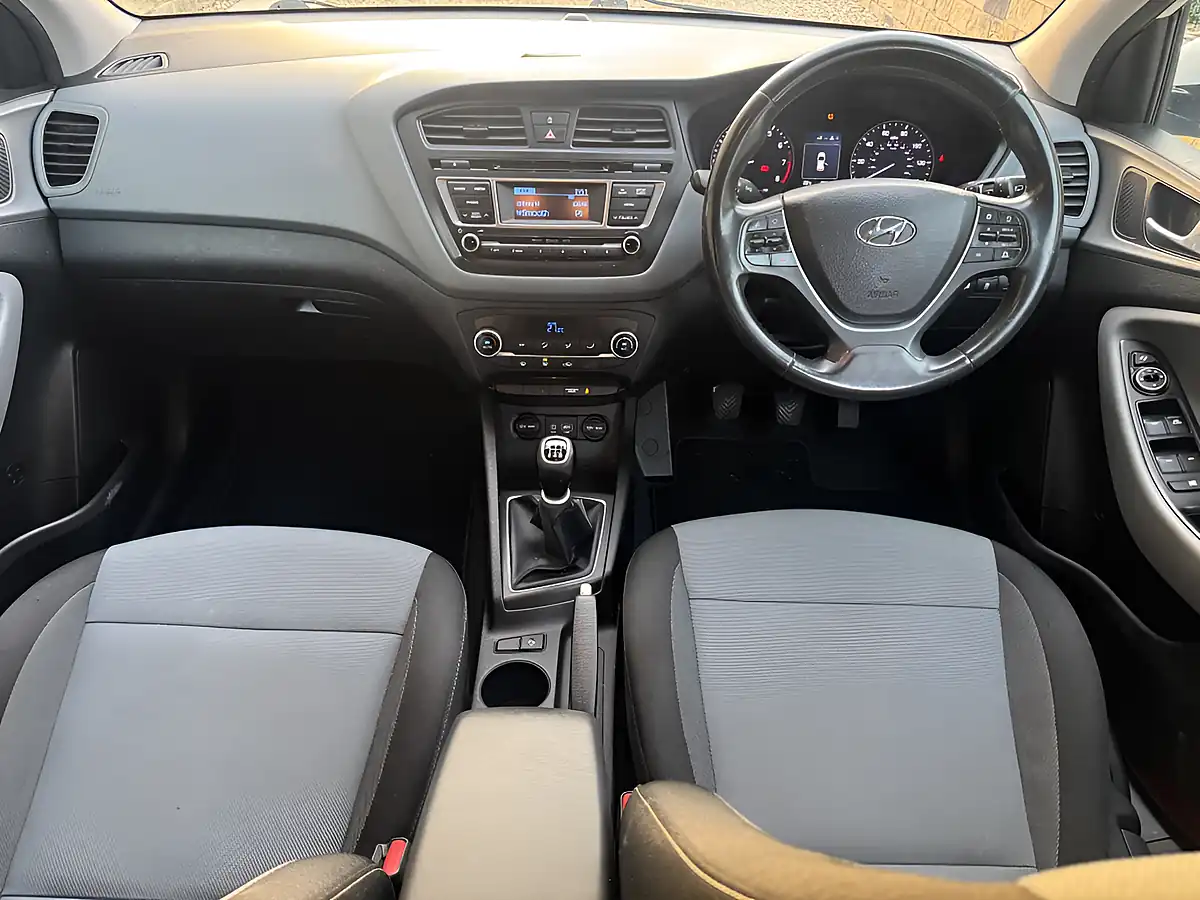 Used 2016 Hyundai I20 Premium 5DR White - Interior and Exterior details 11