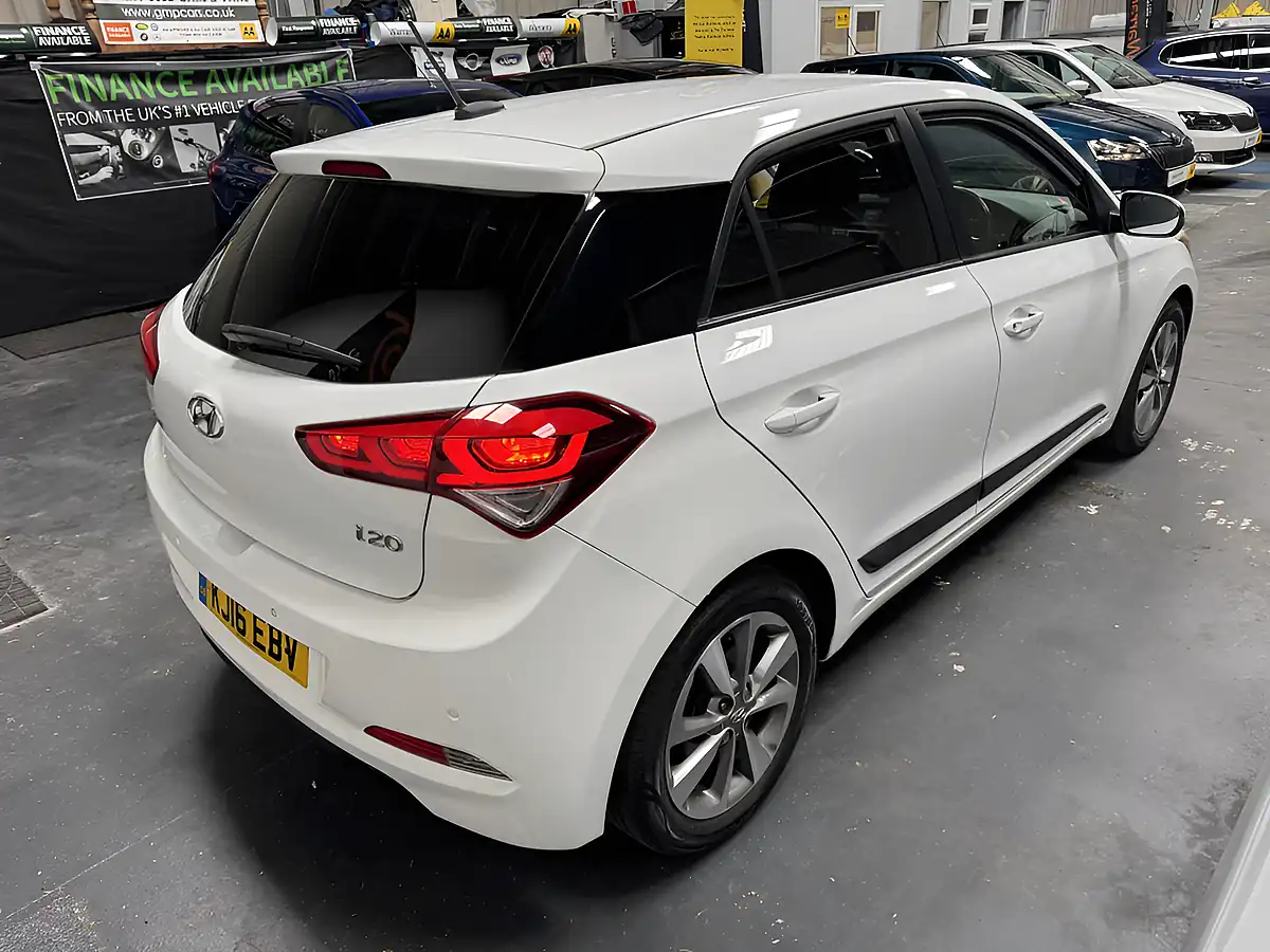 Used 2016 Hyundai I20 Premium 5DR White - Interior and Exterior details 14