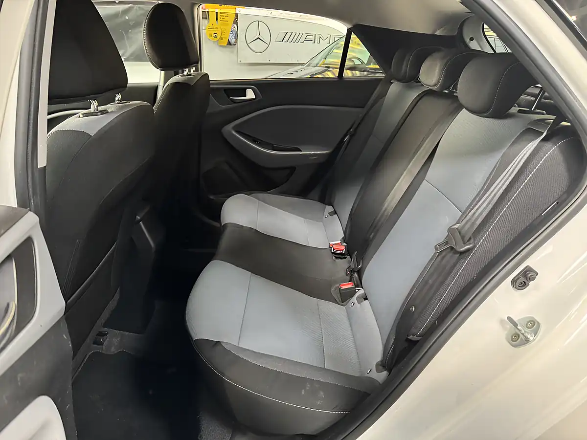 Used 2016 Hyundai I20 Premium 5DR White - Interior and Exterior details 18