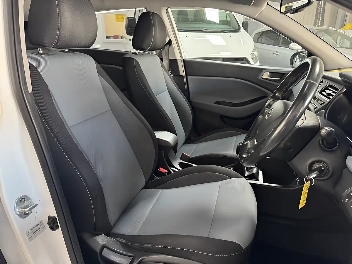 Used 2016 Hyundai I20 Premium 5DR White - Interior and Exterior details 19