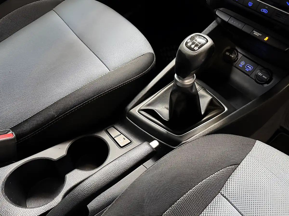 Used 2016 Hyundai I20 Premium 5DR White - Interior and Exterior details 20