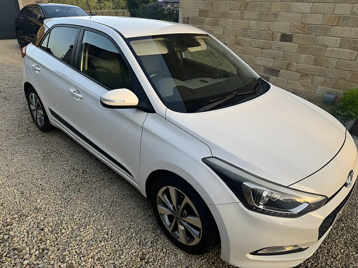 Used 2016 Hyundai I20 Premium 5DR White - Interior and Exterior details 6