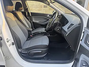 Used 2016 Hyundai I20 Premium 5DR White - Interior and Exterior details 8